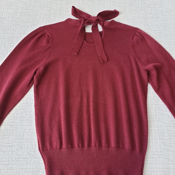 🆑️H&M Sweater Top with Back Bow Tie in Burgundy Red SZ Medium - Picture 4 of 10